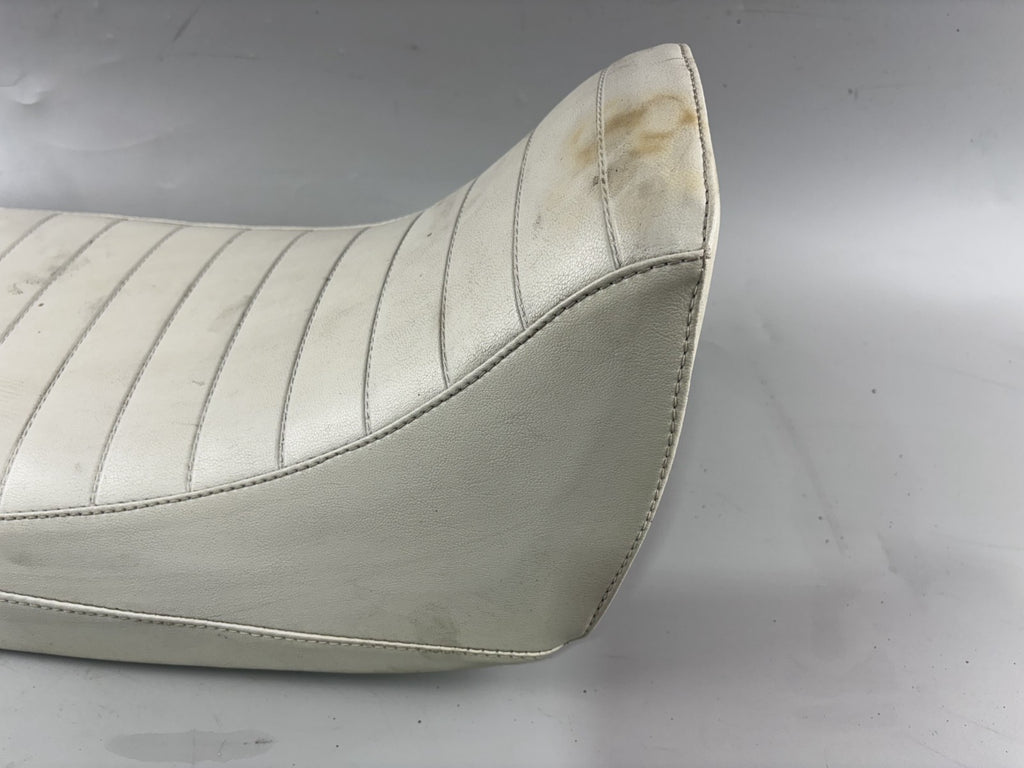 Honda VF 750 F RC15 Sitzbank Seat Sitz Sitzkissen Giuliari Weiß