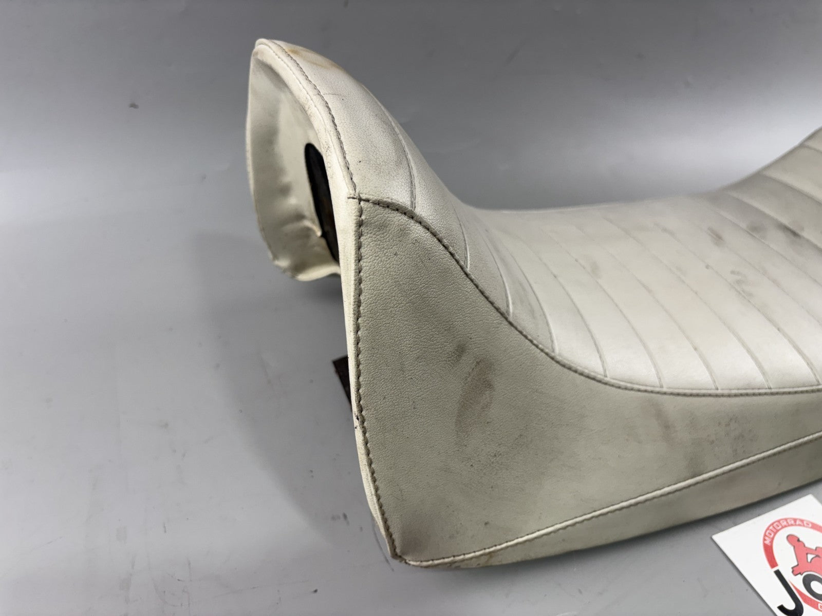 Honda VF 750 F RC15 Sitzbank Seat Sitz Sitzkissen Giuliari Weiß