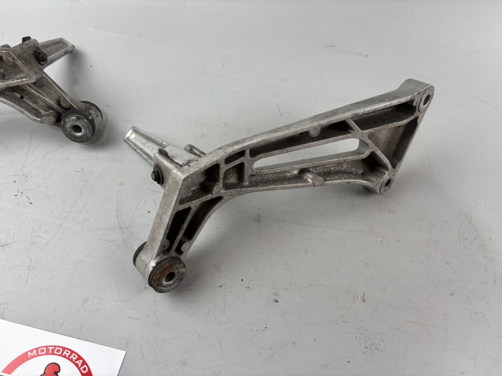 Honda VTR1000 F SC36 Firestorm Soziusfußrasten back hinten Beifahrer Fußraste