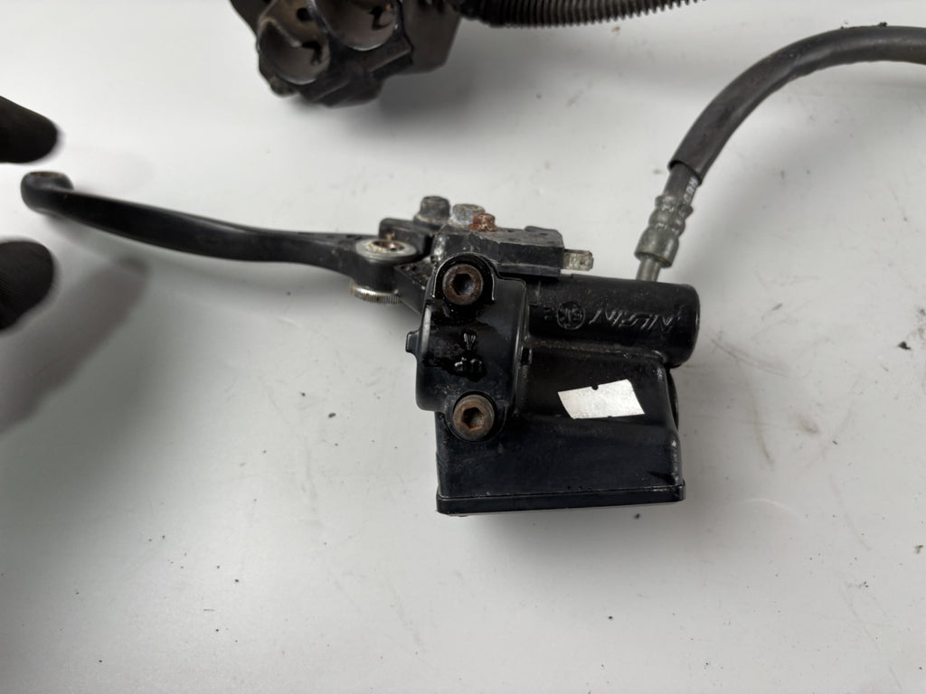 Kawasaki EX500D GPZ500S Bremsanlage Brake Bremse Sattel Pumpe vorne front