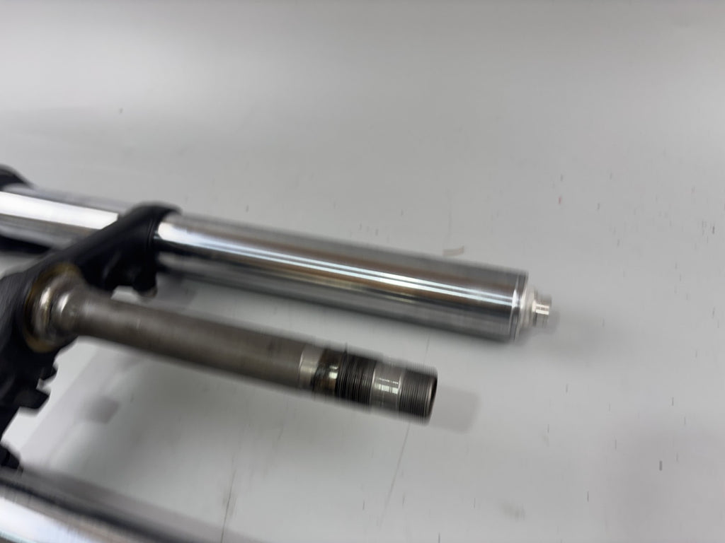 Honda VFR800 RC46/2 VTEC Gabel Standrohr Tauchrohr Federung Fork Absorber