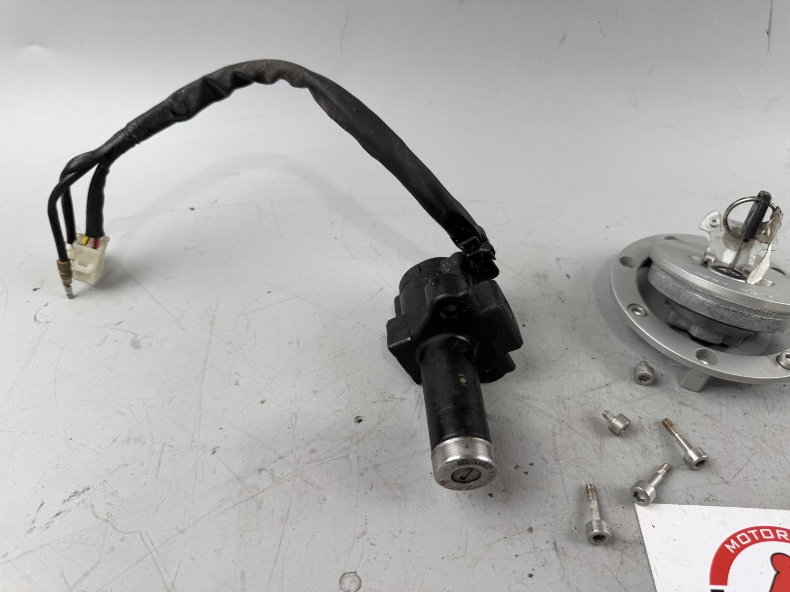 Honda NTV650 revere RC33 Schloßsatz Zündschloß Tankdeckel Schlüssel Key Lock