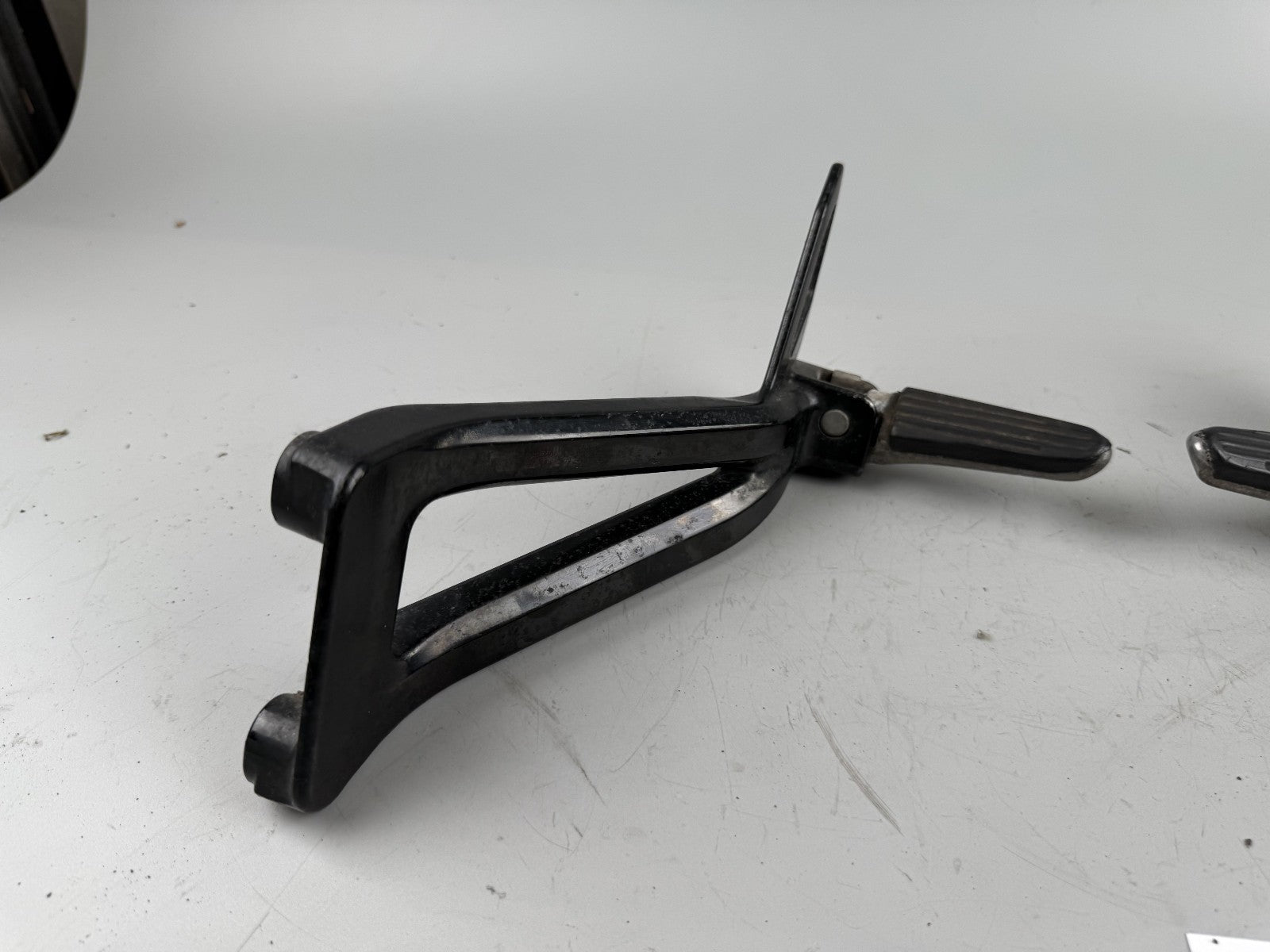 Suzuki GSX750 AE Inazuma Soziusfußrastenhalter Holder back hinten