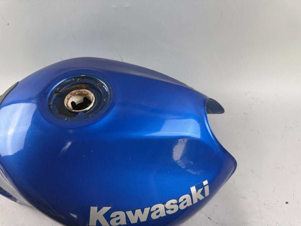 Kawasaki ZR-7 ZR750F Benzintank Tank Kraftstoff Fuel Gas Gasoline Treibstoff