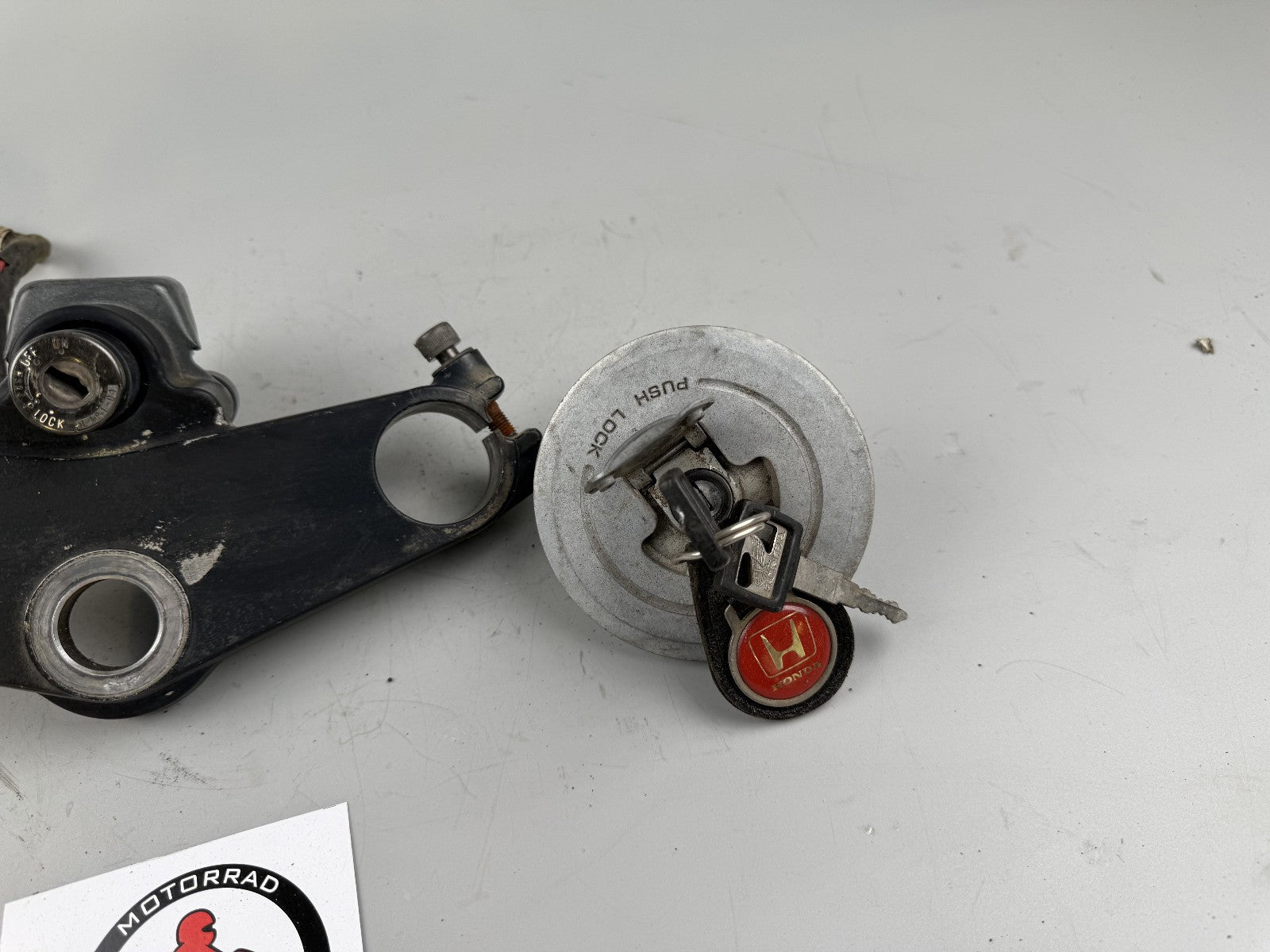 Honda CBR 600 F PC19 Schlosssatz Gabelbrücke Key Lock Tankschloss