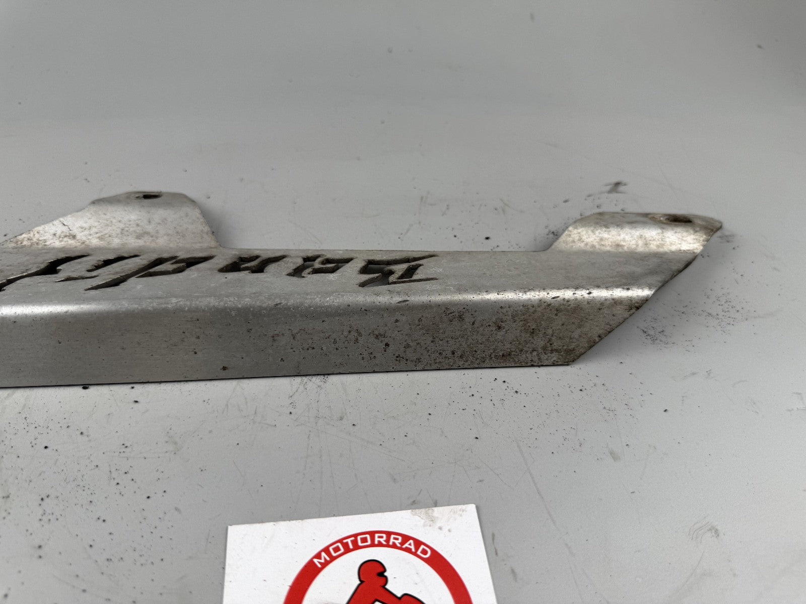 Suzuki GSF600 GN77B Bandit Kettenschutz Chain Cover Protect