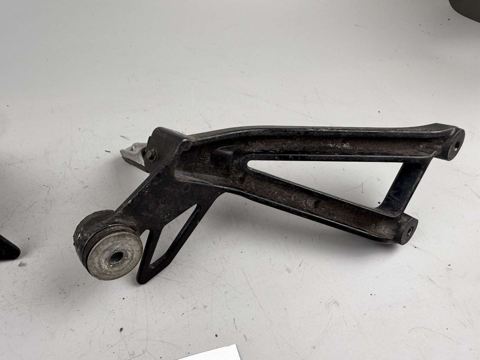 Suzuki GSX750 AE Inazuma Soziusfußrastenhalter Holder back hinten