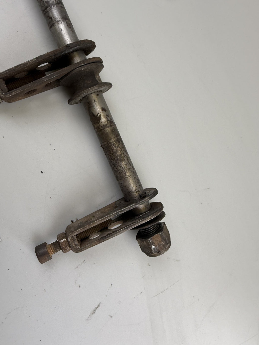 Suzuki DR 500 S DR500 Achse Kettenspanner Chain back Aufhängung