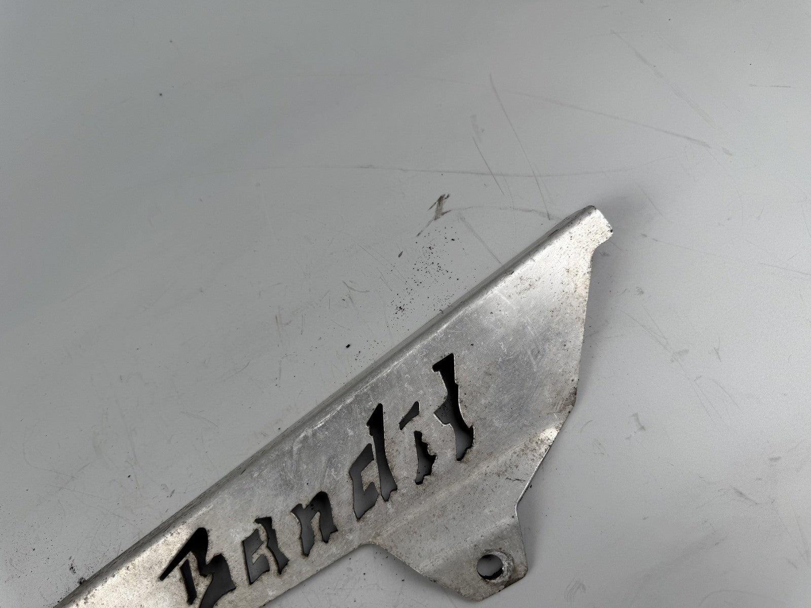 Suzuki GSF600 GN77B Bandit Kettenschutz Chain Cover Protect