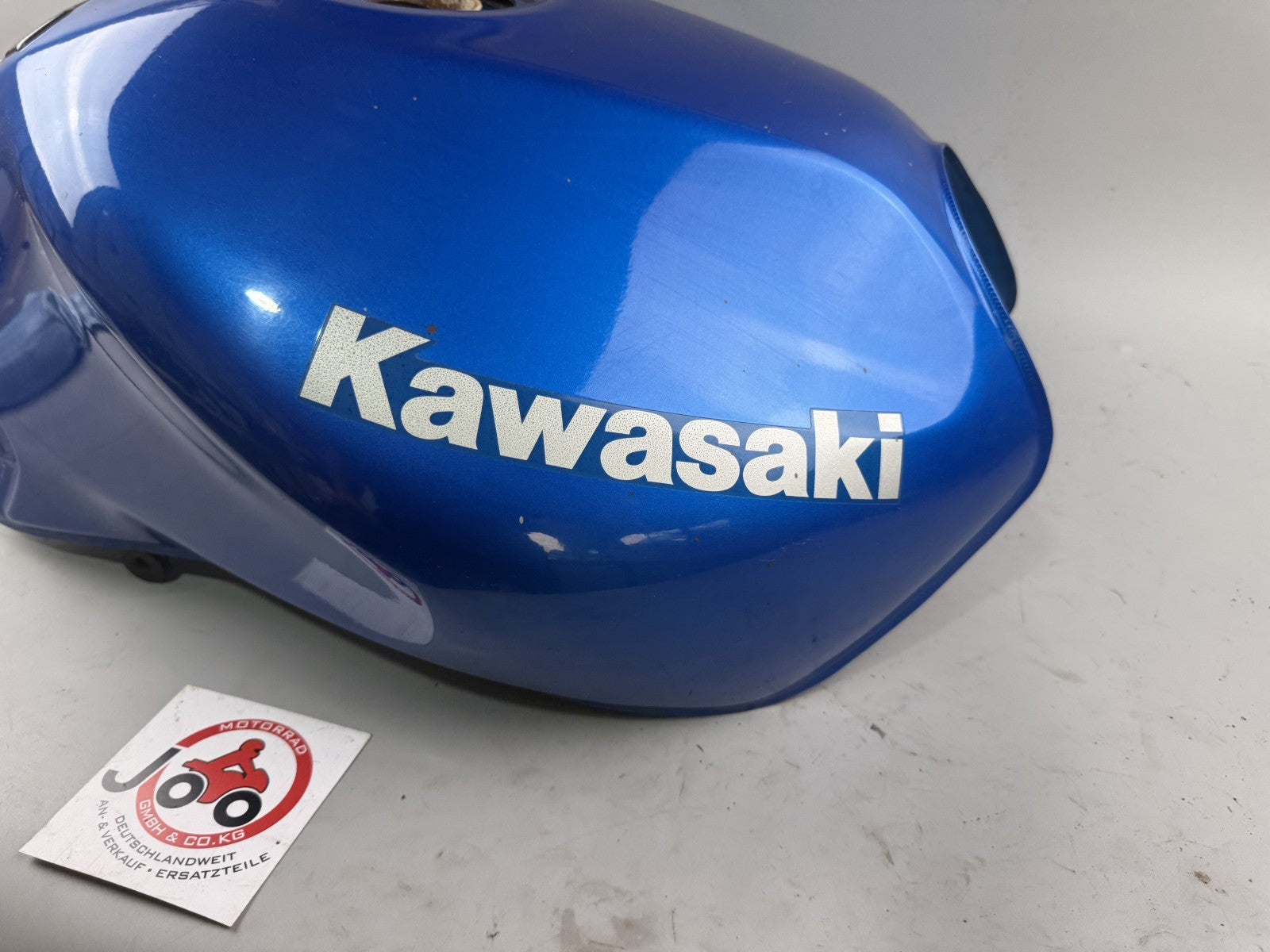 Kawasaki ZR-7 ZR750F Benzintank Tank Kraftstoff Fuel Gas Gasoline Treibstoff