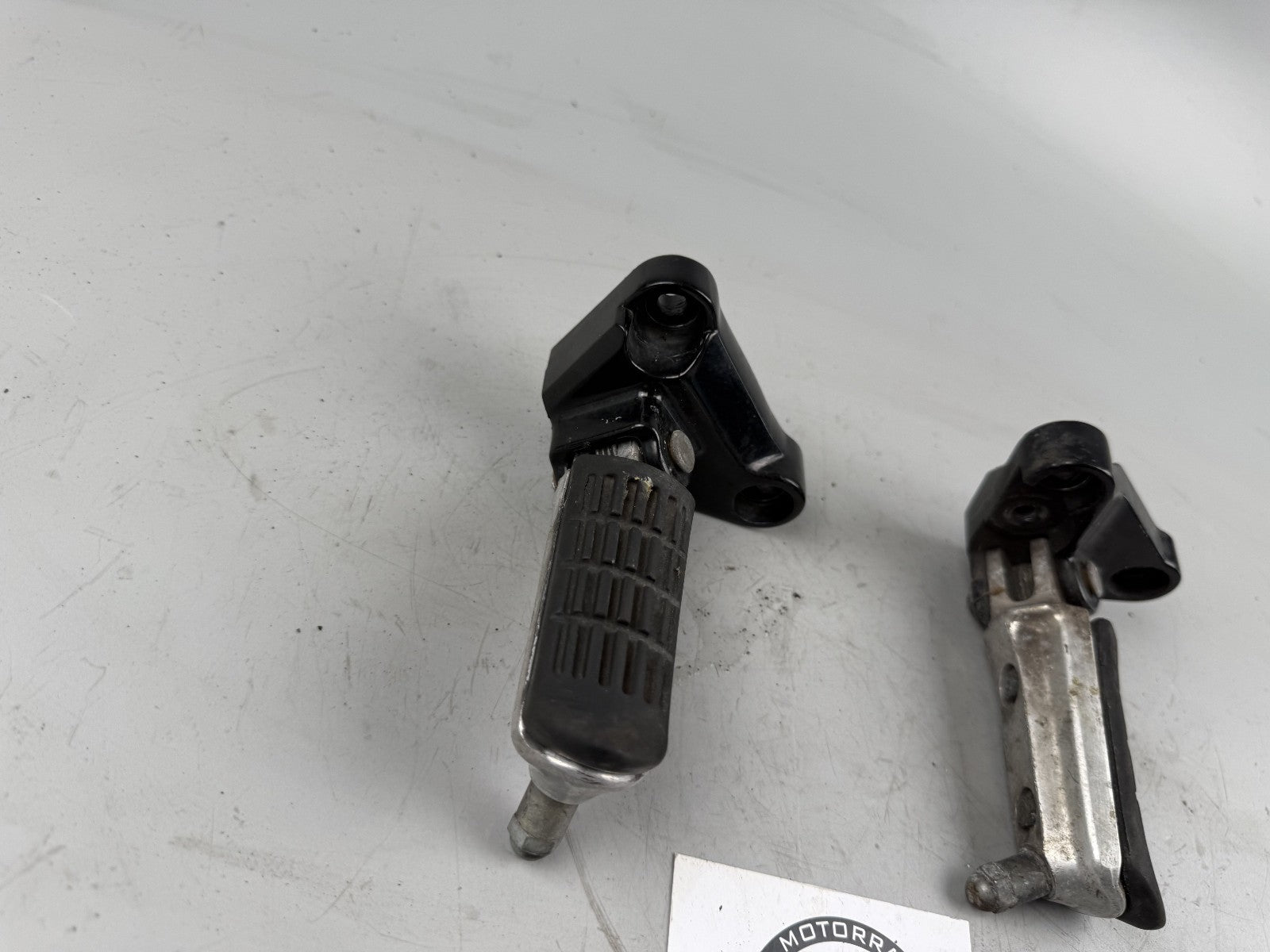 Honda CB750 Sevenfifty RC42 Fußrastenanlage Foot Steps Hangers vorne front