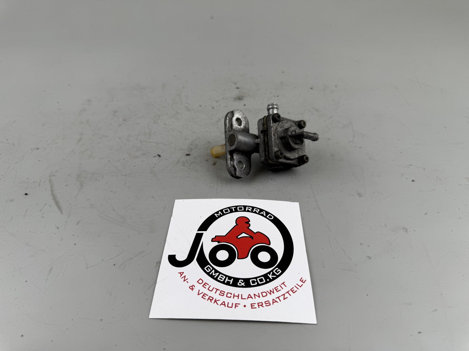 Suzuki GSX750 AE Inazuma Benzinhahn Ventil Kraftstofftank