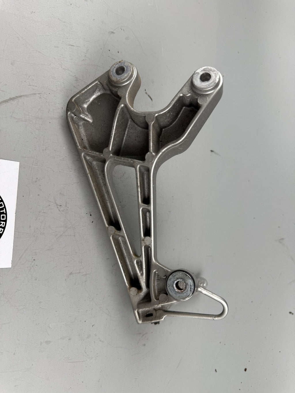 Honda VFR800 RC46 Fußrastenanlage Fußraste Hangers Foot Step hinten back rechts