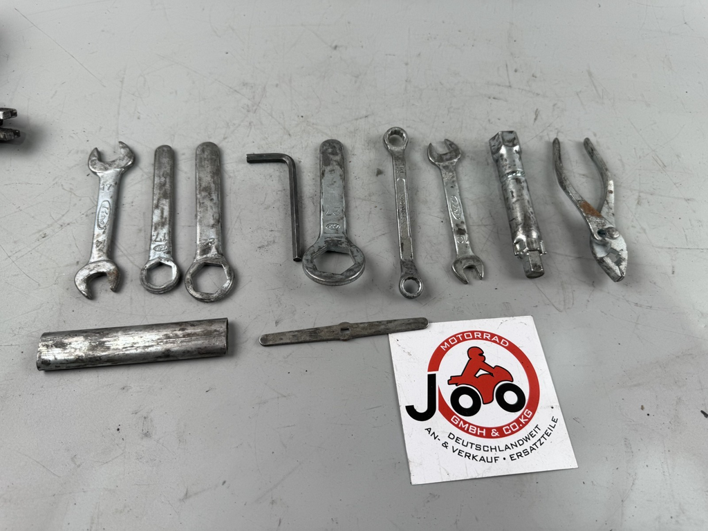 Honda NTV650 revere RC33 Bordwerkzeug Tools