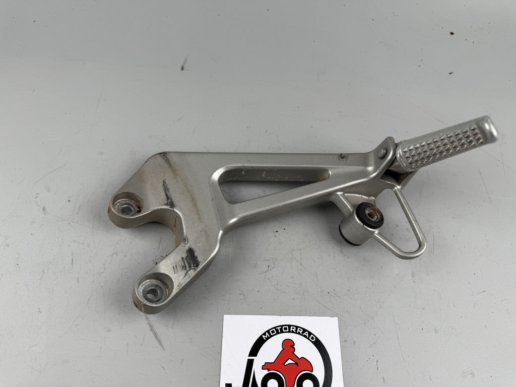 Honda VFR800 RC46 Fußrastenanlage Fußraste Hangers Foot Step hinten back rechts