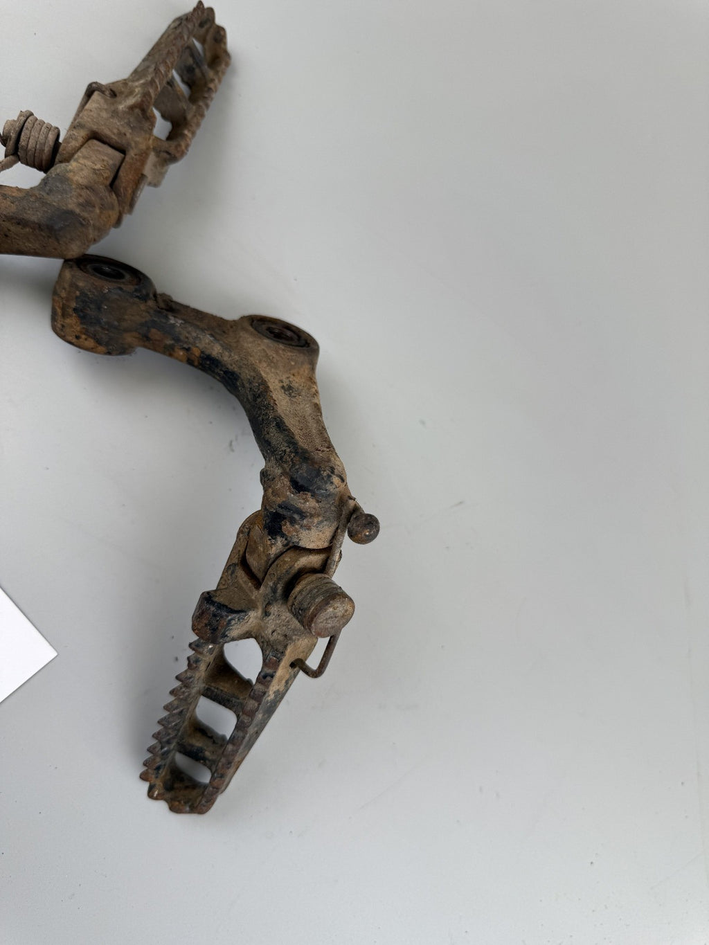 Suzuki DR 500 S DR500 Fußrastenanlage vorne front Steps Hangers