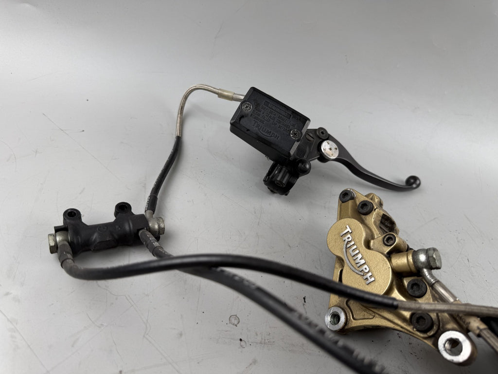 Triumph Daytona 1200 T300D Bremsanlage Brake Bremse vorne front Sattel Pumpe