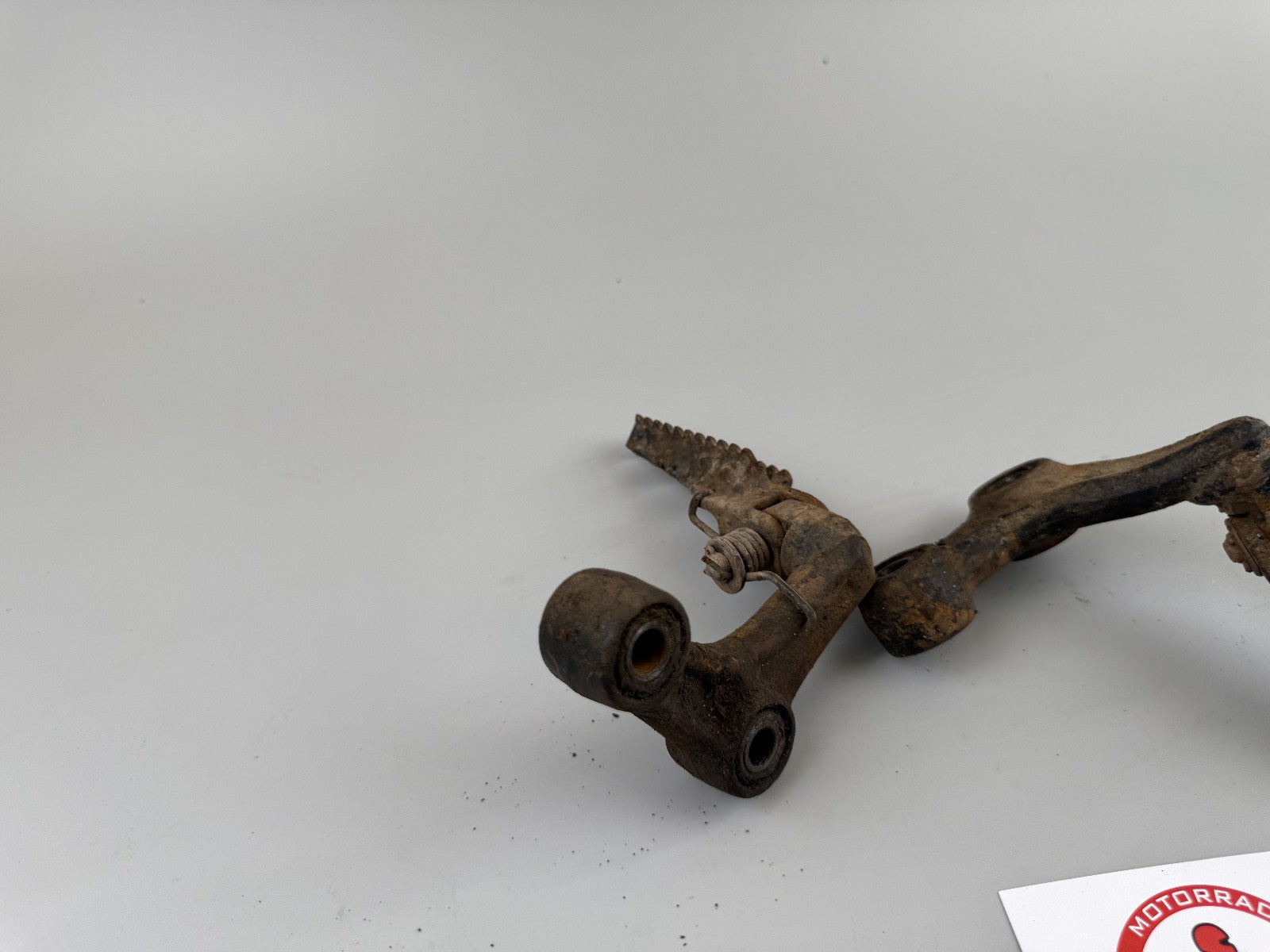 Suzuki DR 500 S DR500 Fußrastenanlage vorne front Steps Hangers