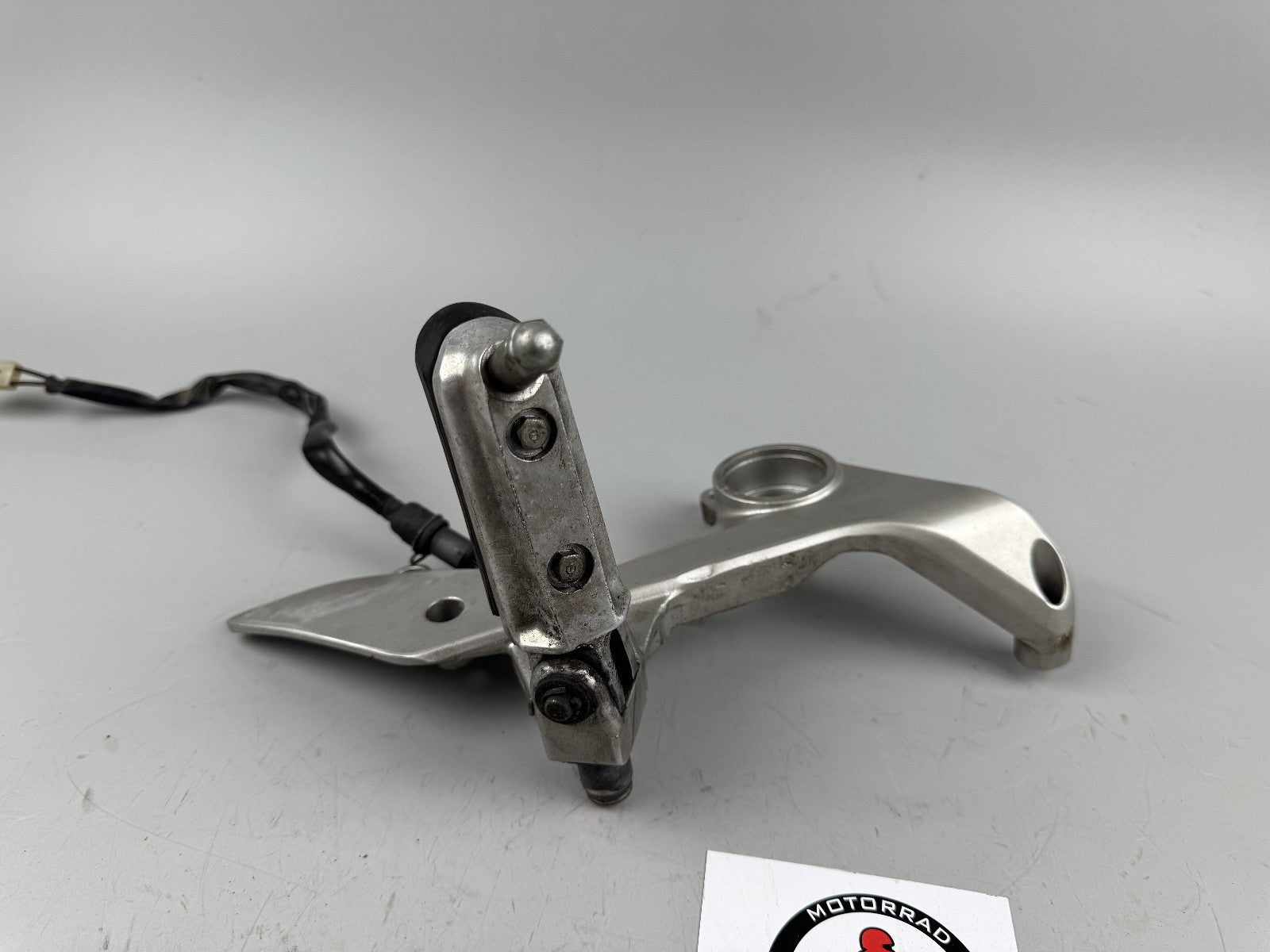 Honda VFR800 RC46 Fußrastenanlage Bremslichtschalter Footstep rechts right vorne