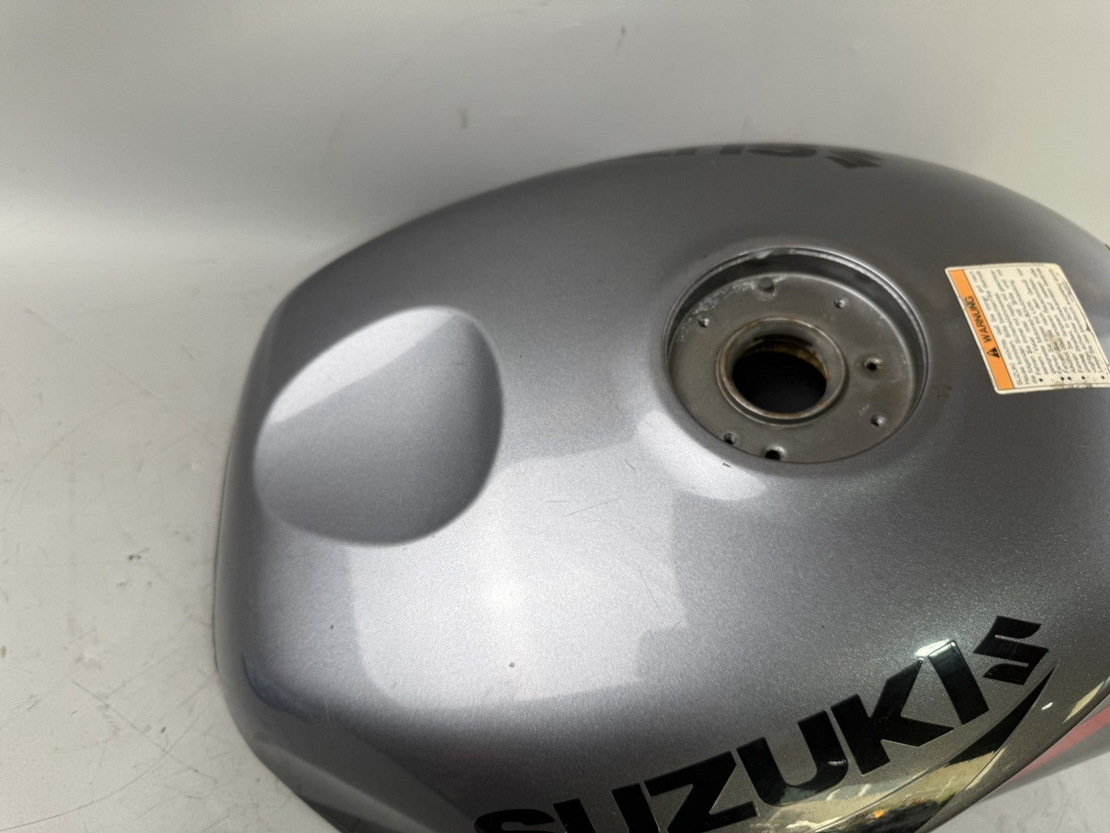 Suzuki GSX-R 600 SRAD AD 97-00 Tank Benzintank Fuel Gas Gasoline Kraftstoff