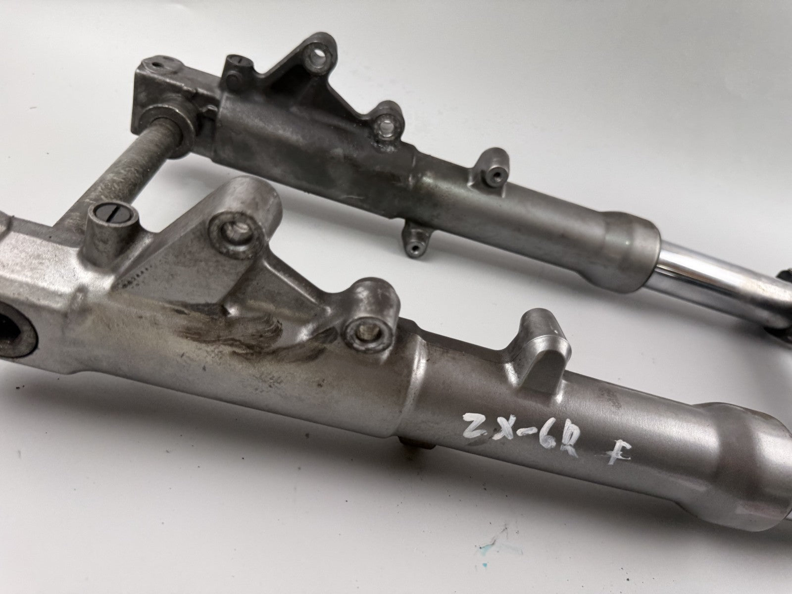 Kawasaki ZX-6R ZX600F Gabel Tauchrohr Standrohr Fork Absorber vorn front