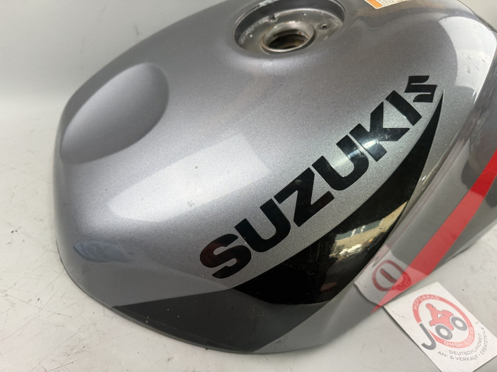 Suzuki GSX-R 600 SRAD AD 97-00 Tank Benzintank Fuel Gas Gasoline Kraftstoff