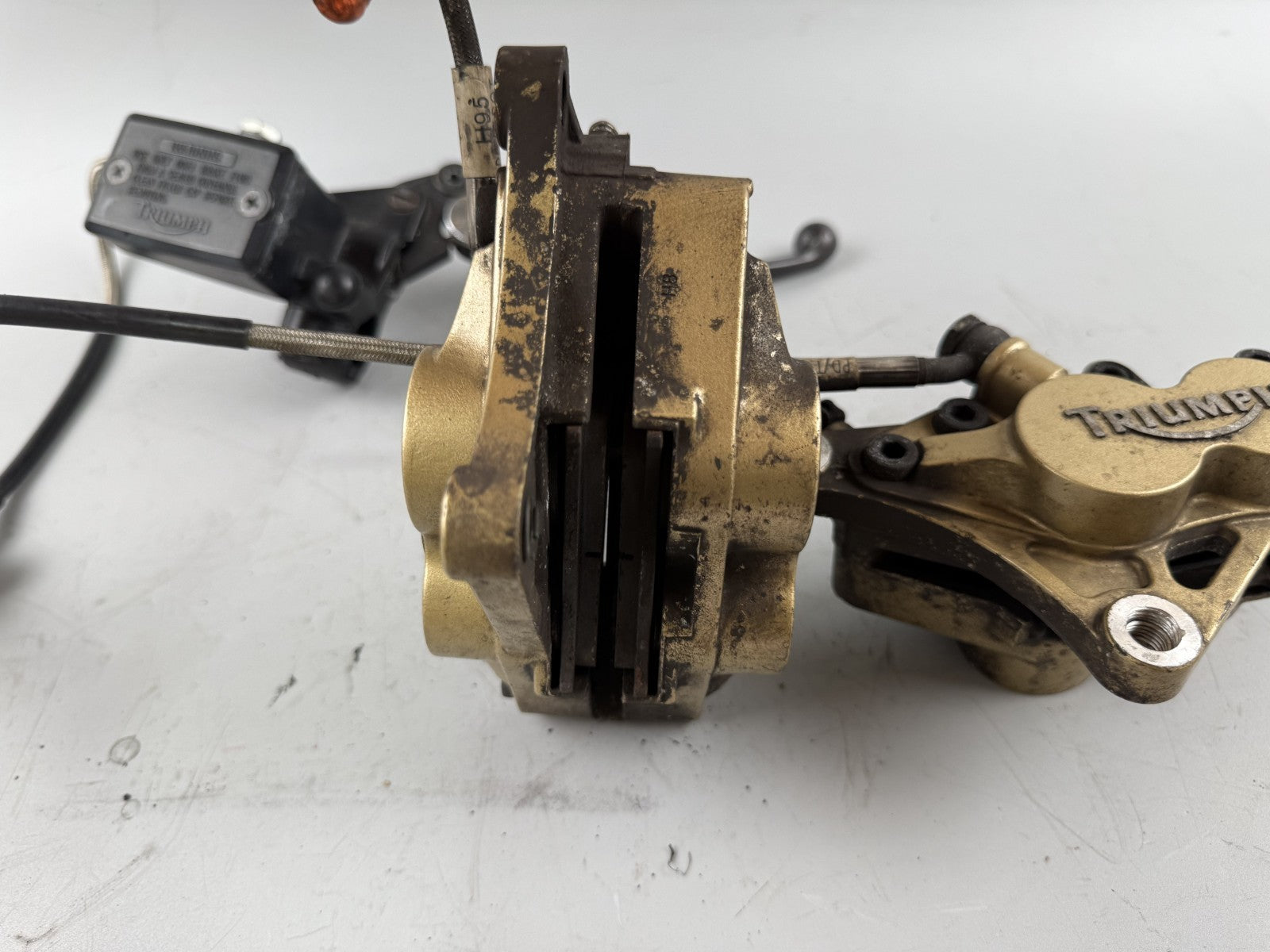 Triumph Daytona 1200 T300D Bremsanlage Brake Bremse vorne front Sattel Pumpe