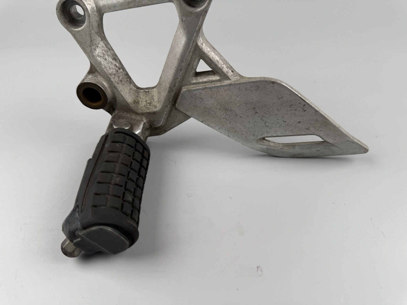 Honda CBR125 JC50 Fussrastenhalter vorne links Fußraste Foot Hangers left