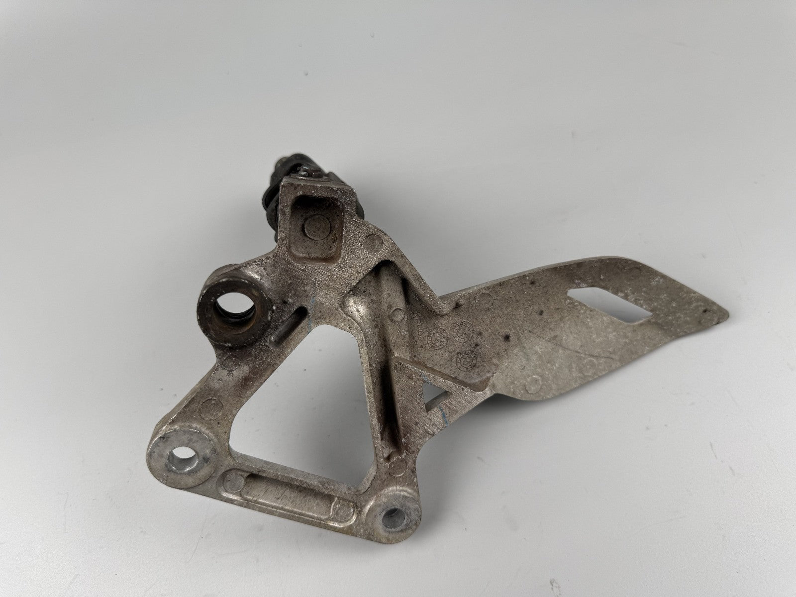 Honda CBR125 JC50 Fussrastenhalter vorne links Fußraste Foot Hangers left
