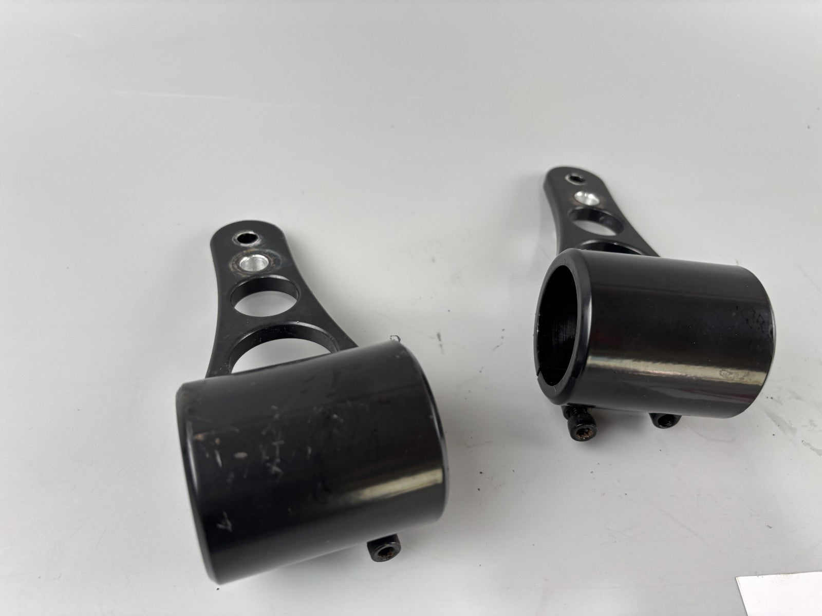 Yamaha FZS600 Fazer RJ02 Scheinwerferhalter Holder Blinkerhalter front vorne