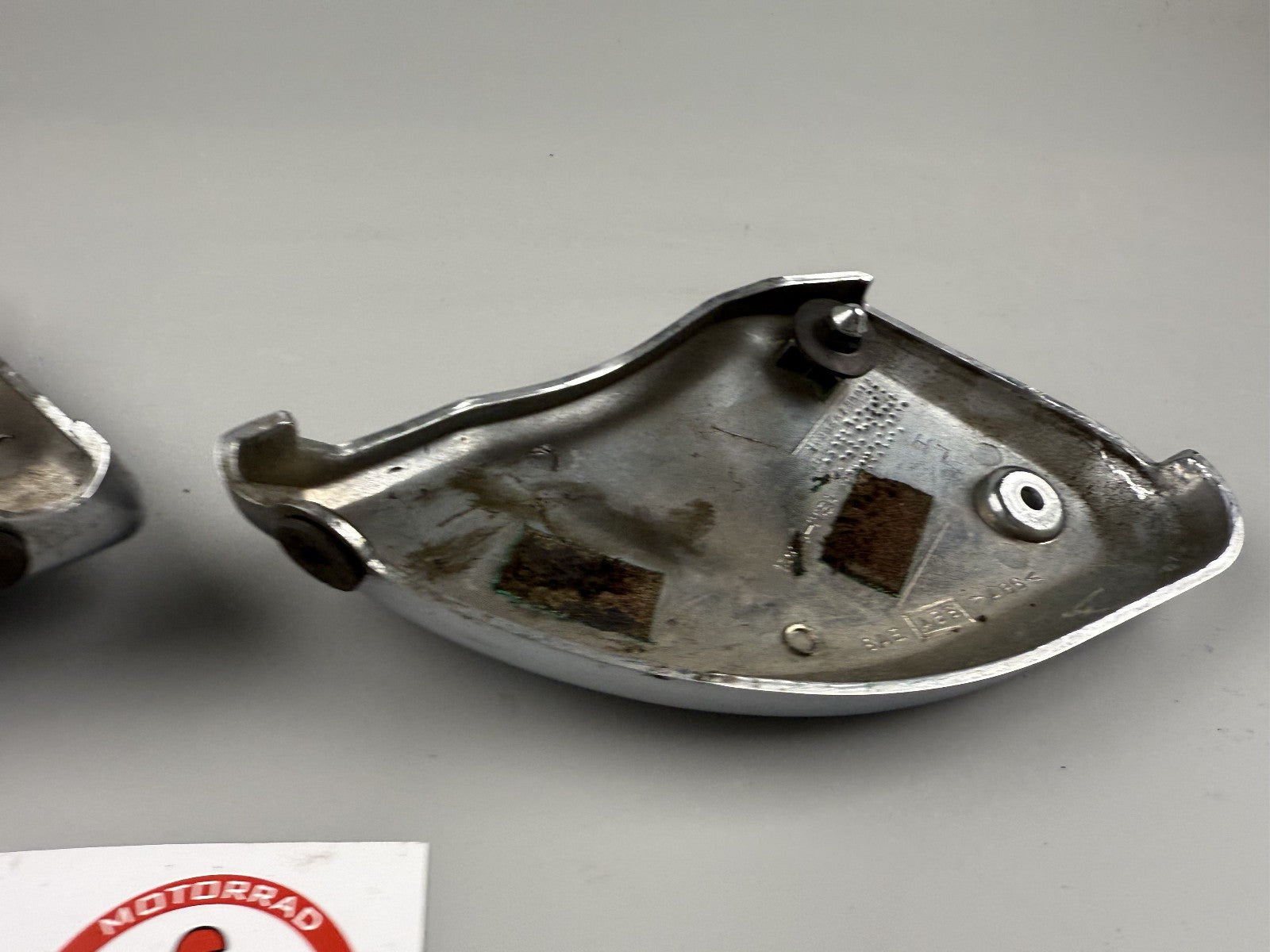 Suzuki GSF600 GN77B Seitendeckel Sidecover rechts links chrome Luftfilterkasten