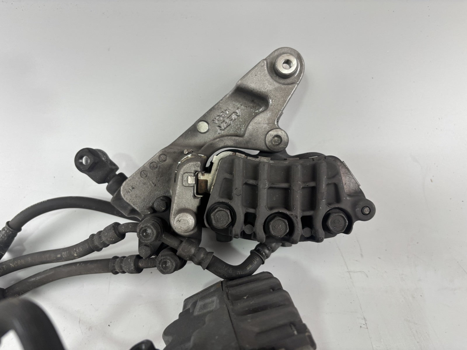 Honda VFR800 RC46/2 VTEC Bremse Bremsanlage Brake Sattel Pumpe front vorne