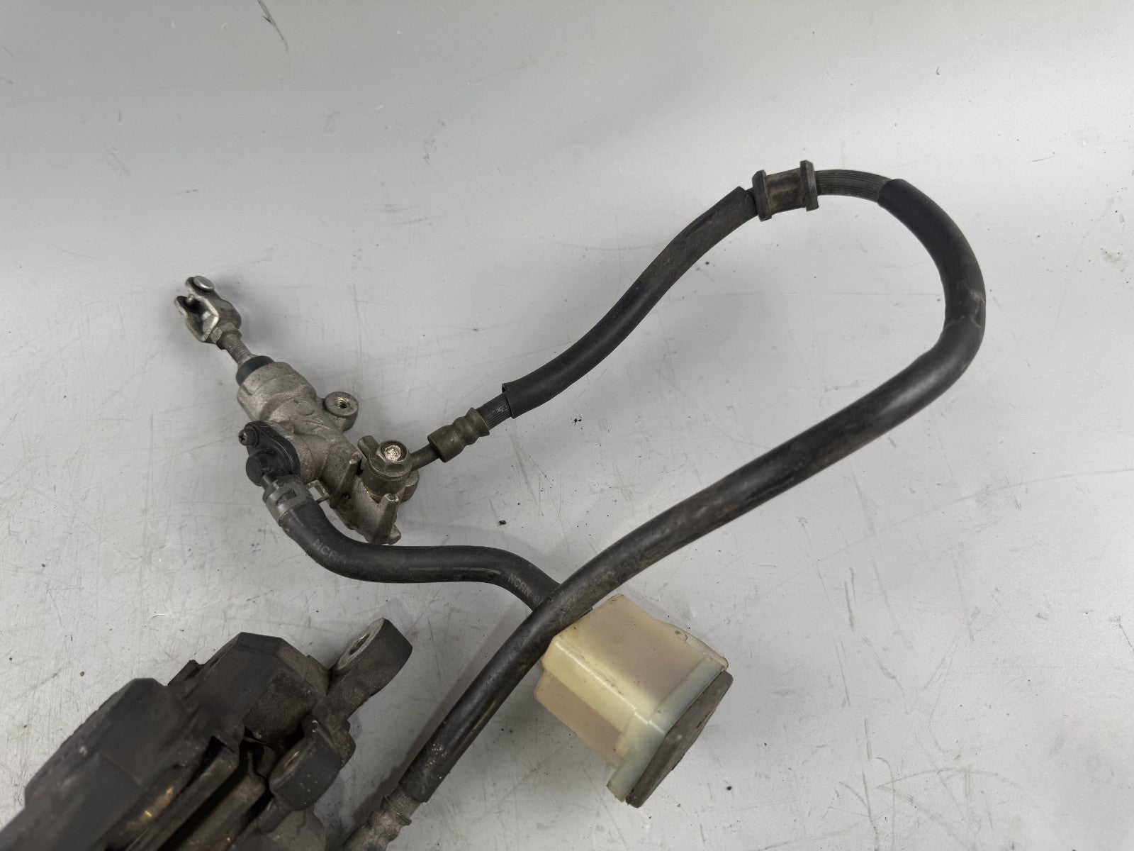 Suzuki GSX-R 600 SRAD AD 97-00 Bremsanlage Bremse Brake Sattel Pumpe hinten back