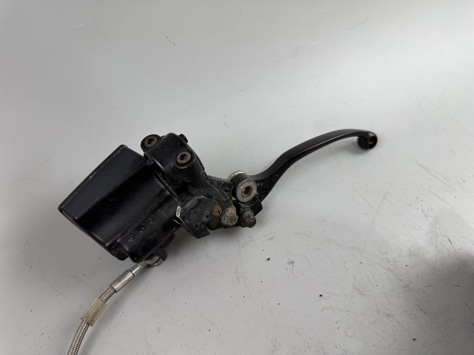 Triumph Daytona 1200 T300D Bremsanlage Brake Bremse vorne front Sattel Pumpe