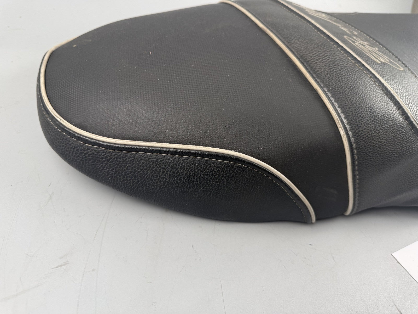 Suzuki GSF600 GN77B Bandit Sitzbank Sitzkissen Seat Sitz Fahrer Beifahrer