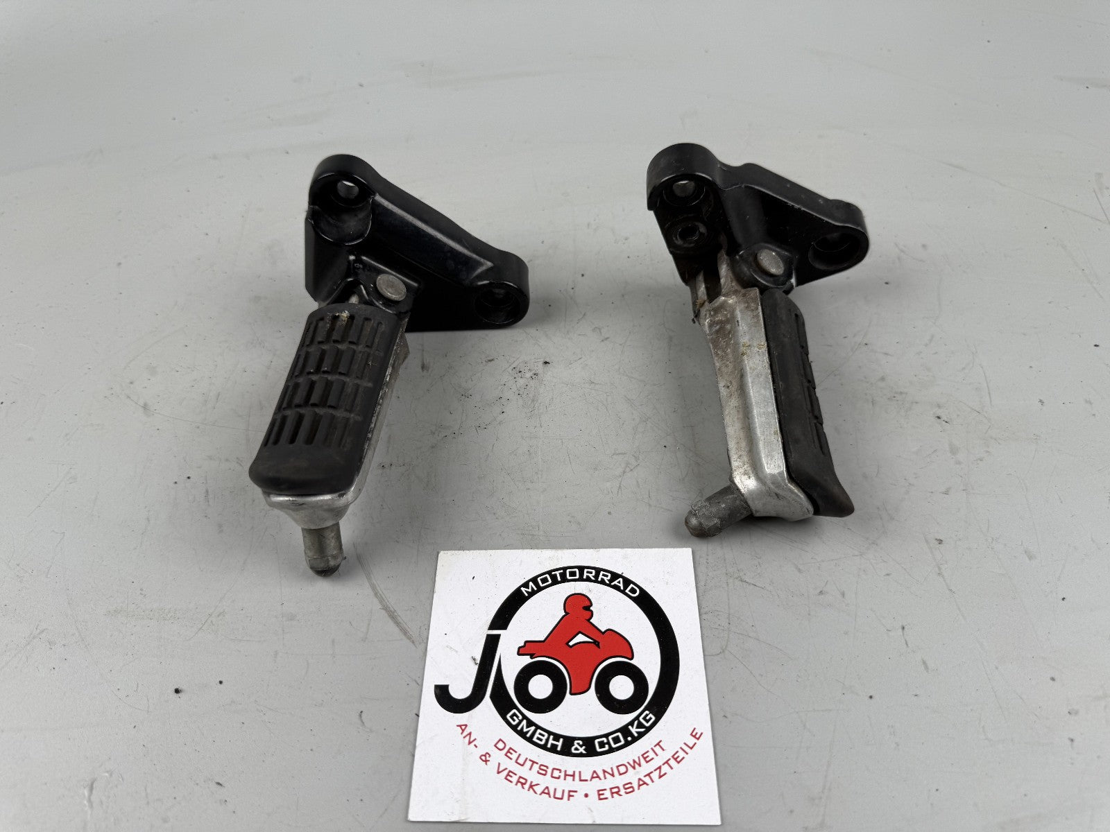 Honda CB750 Sevenfifty RC42 Fußrastenanlage Foot Steps Hangers vorne front