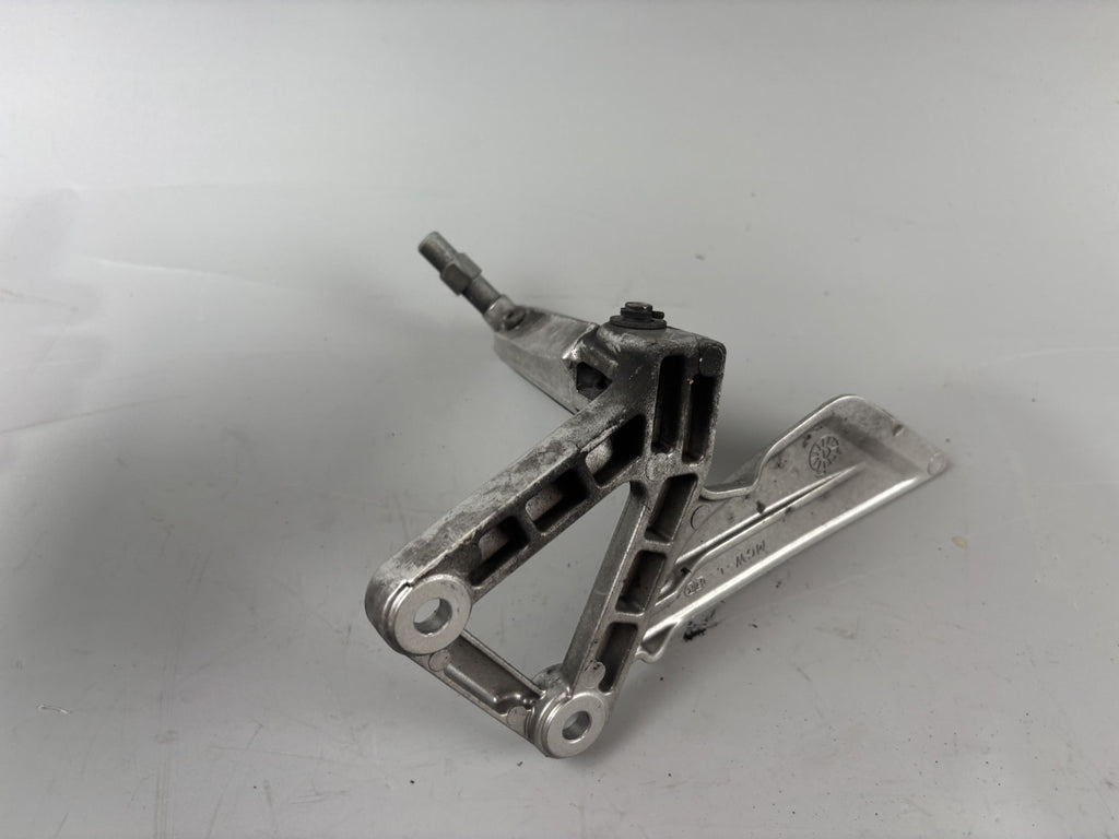 Honda VFR800 RC46/2 VTEC Fussraste Anlage Platte Vorne Links Foot Hangers front