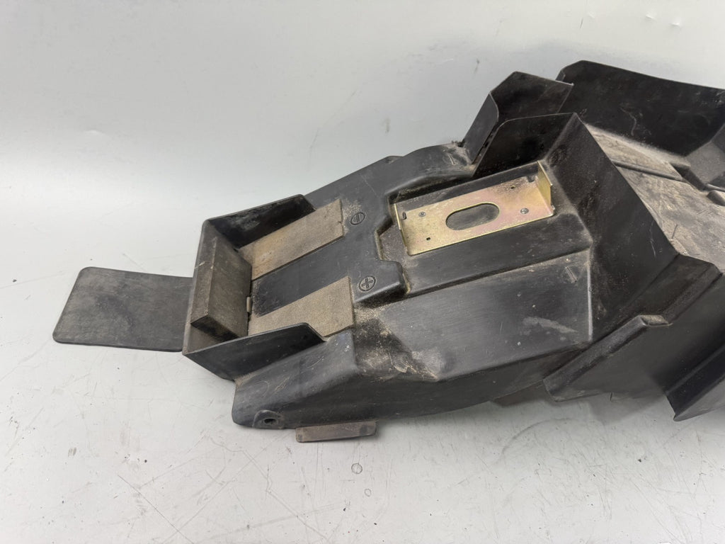 Suzuki GSX-R 600 SRAD AD 97-00 Heckuntersicht Radlauf Fender Innenverkleidung