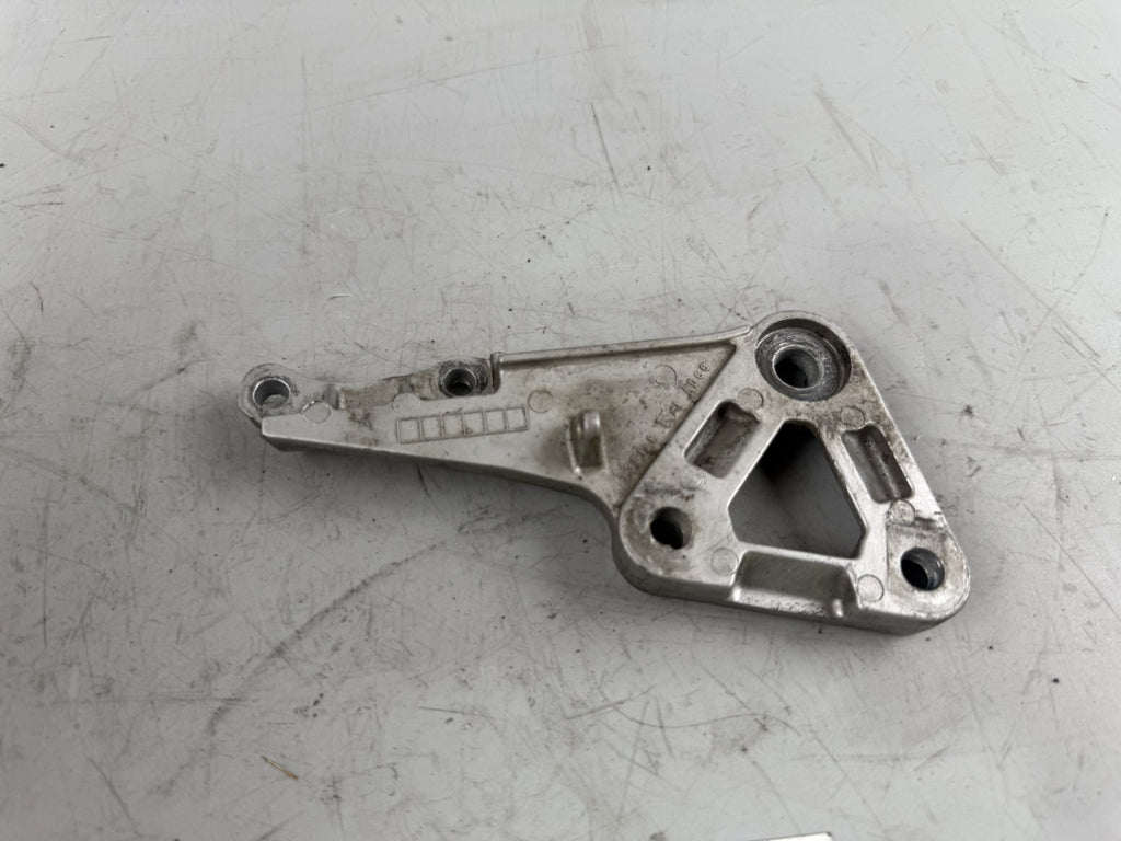 Suzuki GSX-R 600 SRAD AD 97-00 Fußrastenhalteplatte Hangers Fußraste rechts